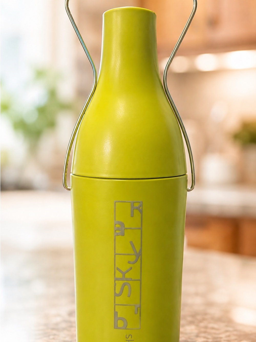 Skybar Wine Traveler Lime Green Insulated Wine Bottle Carrier Cooler Plastic